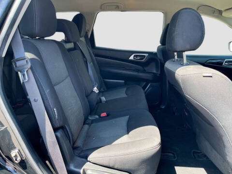 2020 Nissan Pathfinder S