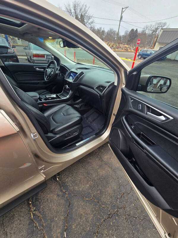 2020 Ford Edge Titanium