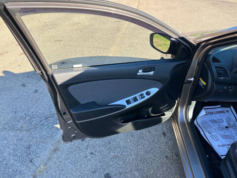 2013 Hyundai Accent GS