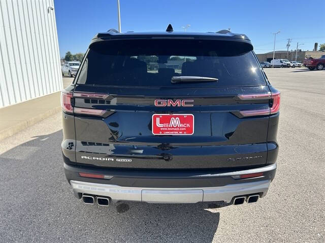 2025 GMC Acadia Elevation