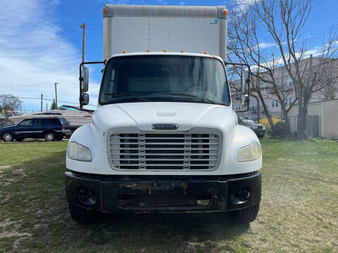 2005 Freightliner M2 106