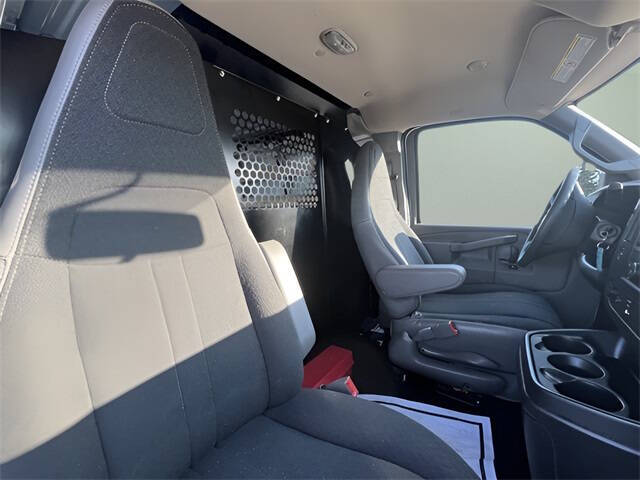 2023 Chevrolet Express 2500