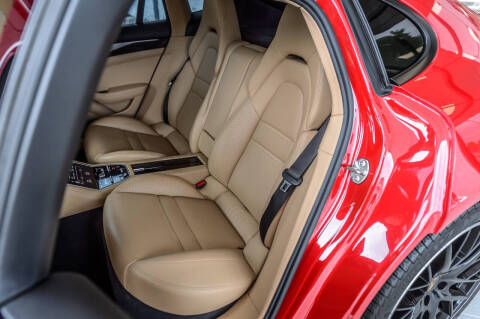 2018 Porsche Panamera 4