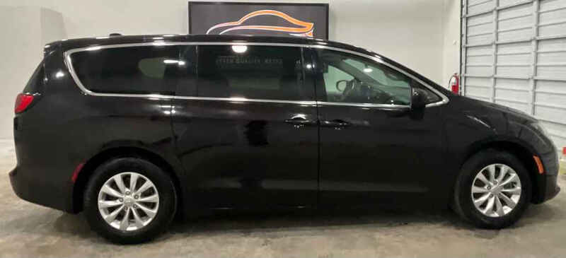 2018 Chrysler Pacifica LX