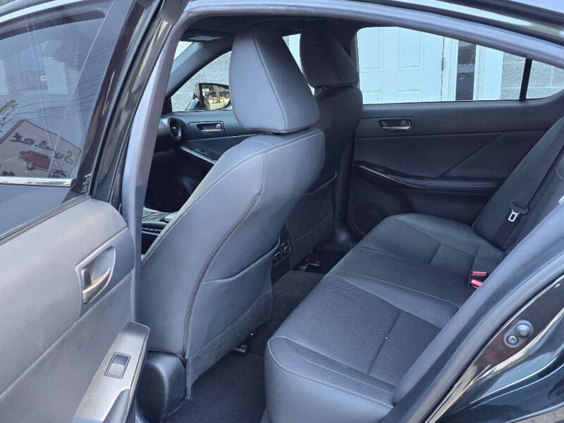 2023 Lexus IS 300
