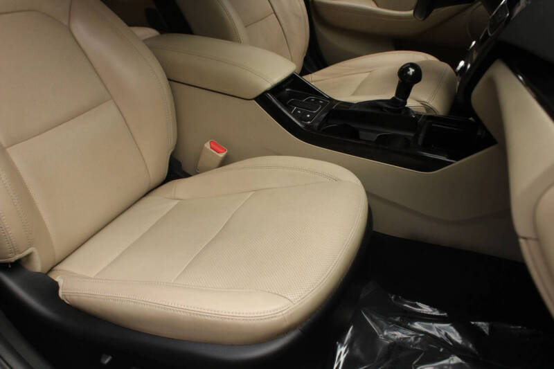 2014 Kia Cadenza Premium