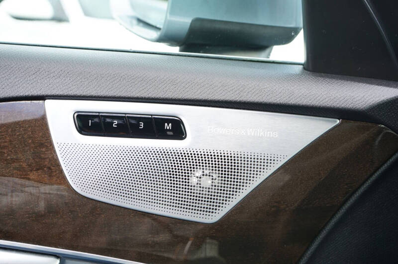 2018 Volvo XC90 T6 Momentum