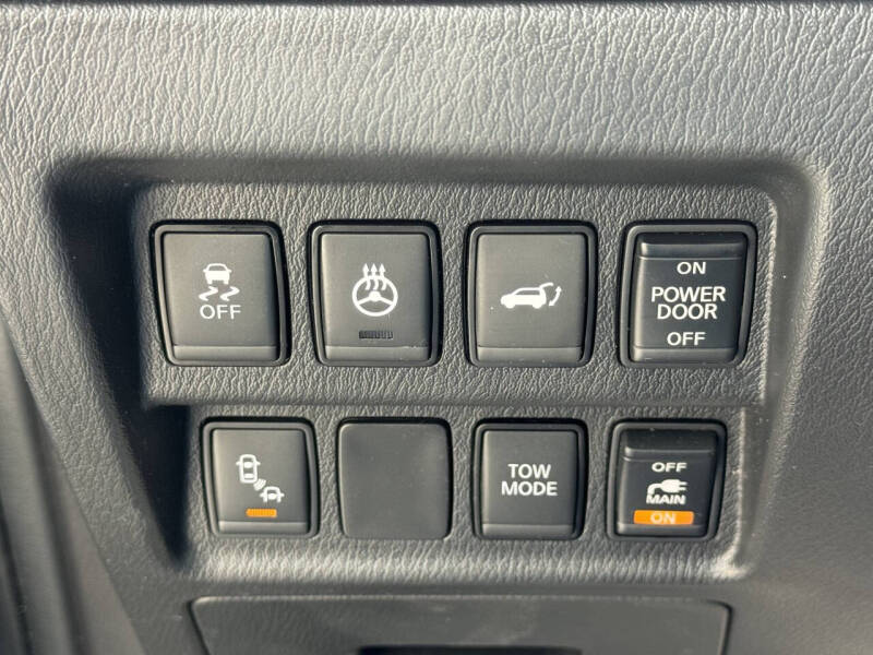 2017 Nissan Pathfinder SL