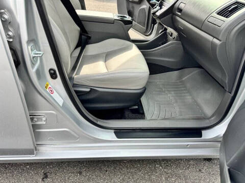 2014 Toyota Prius v Two