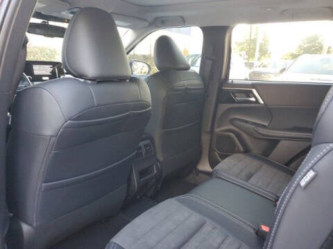 2025 Mitsubishi Outlander PHEV SE