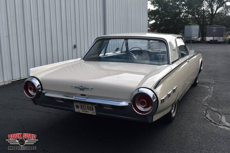 1962 Ford Thunderbird