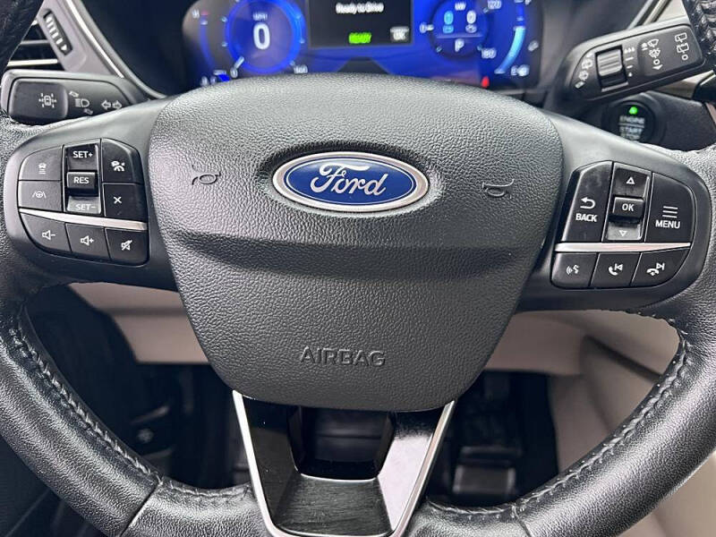 2020 Ford Escape Hybrid Titanium