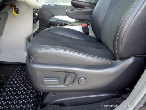 2013 Toyota Sienna SE 8-Passenger