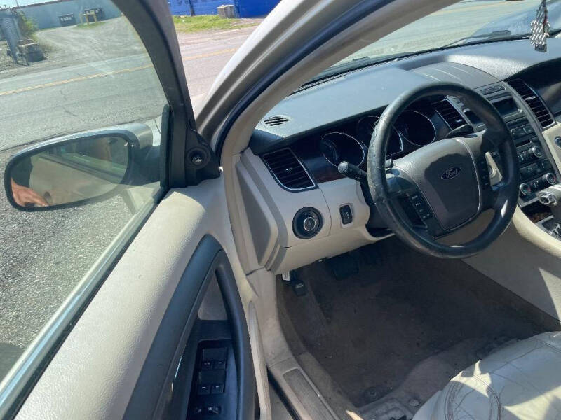 2011 Ford Taurus SEL