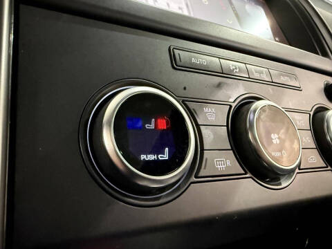 2020 Land Rover Discovery Landmark Edition