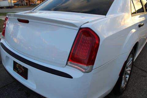 2017 Chrysler 300 Limited