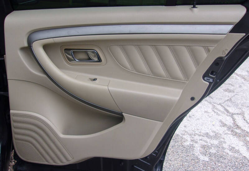 2014 Ford Taurus SEL