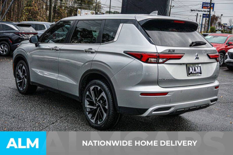 2024 Mitsubishi Outlander SE