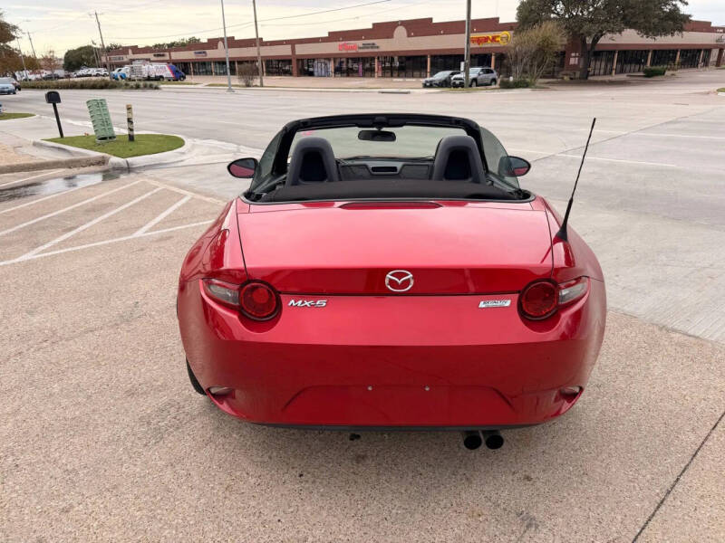 2016 Mazda MX-5 Miata Sport