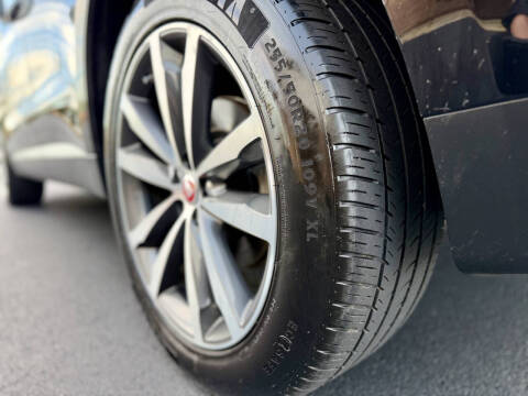 2020 Jaguar F-PACE 25t Prestige