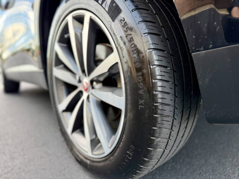 2020 Jaguar F-PACE 25t Prestige