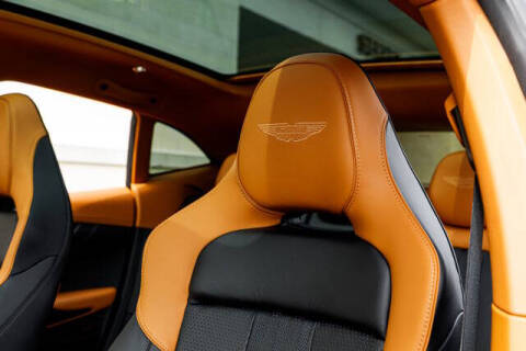 2025 Aston Martin DBX 707