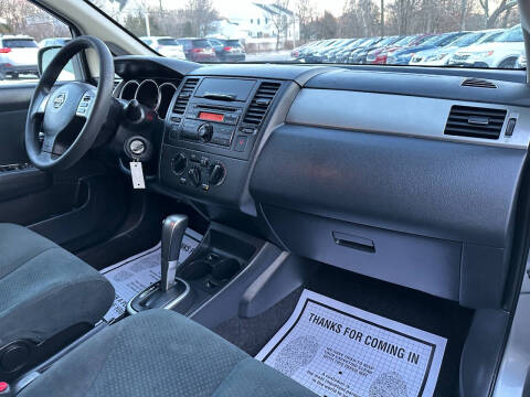 2011 Nissan Versa 1.8 S