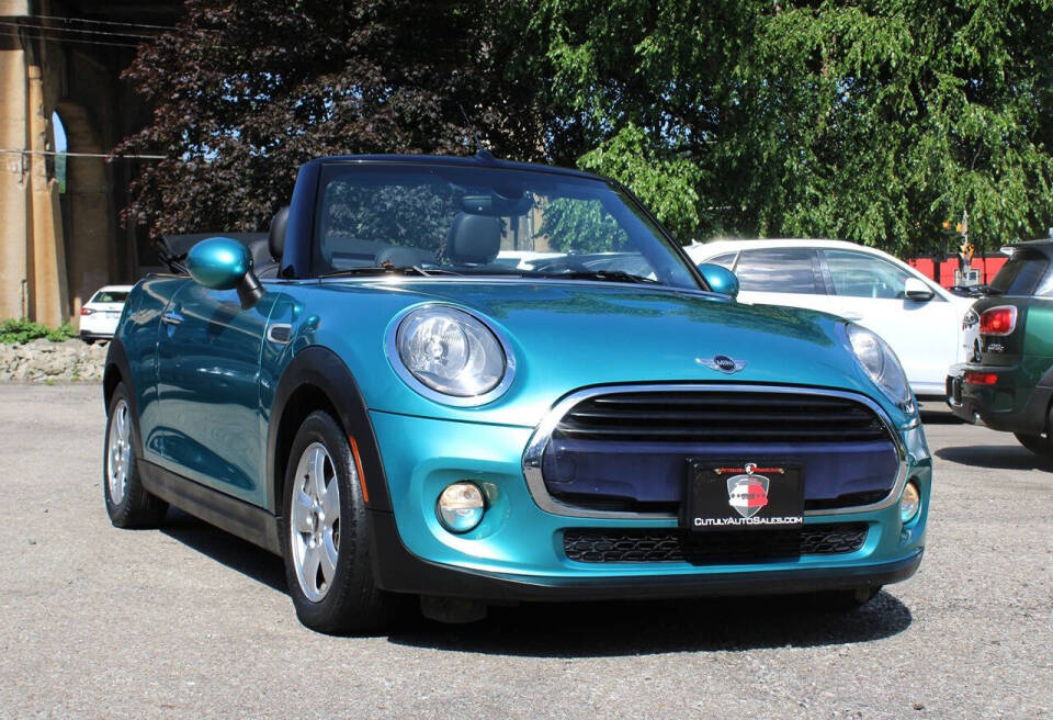 2017 MINI Cooper Convertible's photo