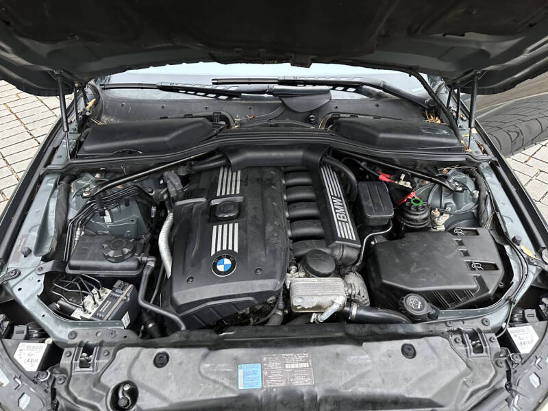 2009 BMW 5 Series 528i xDrive