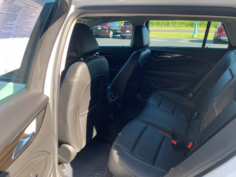 2019 Buick Regal TourX Essence