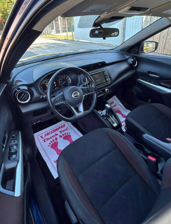 2020 Nissan Kicks SR