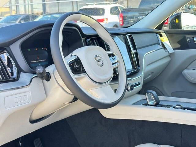 2025 Volvo XC60 T8 Plus Dark Theme