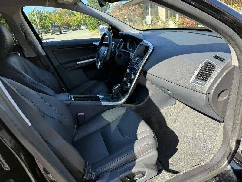 2016 Volvo XC60 T5 Drive-E Premier