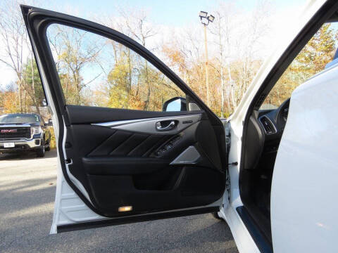 2022 Infiniti Q50 Luxe