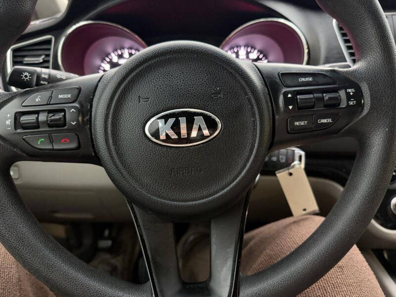 2017 Kia Sedona L