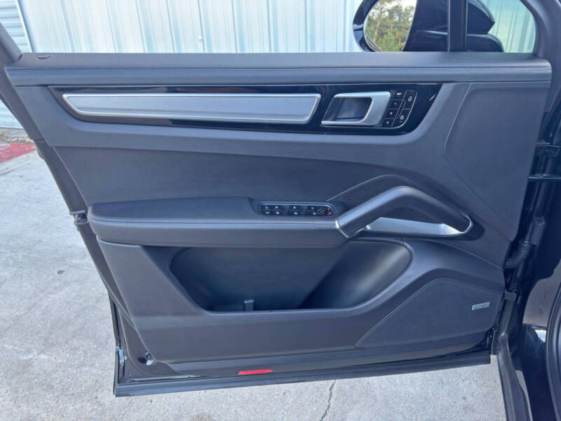 2021 Porsche Cayenne Turbo S E-Hybrid Coupe