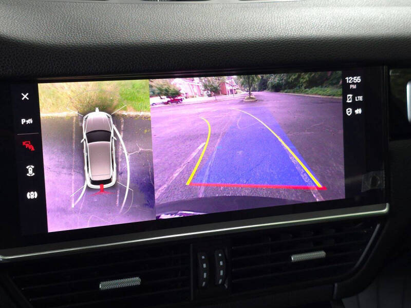 2023 Porsche Cayenne Platinum Edition