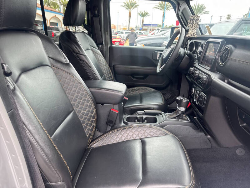 2023 Jeep Gladiator Overland