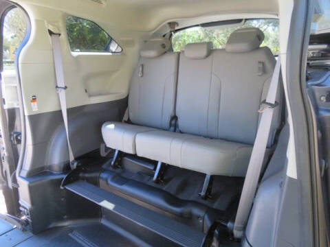 2021 Toyota Sienna XLE 8-Passenger