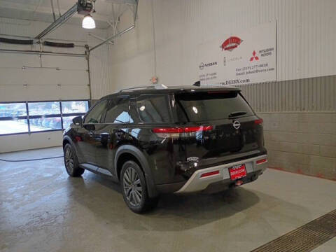 2025 Nissan Pathfinder SL