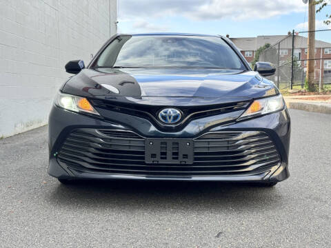 2020 Toyota Camry Hybrid LE