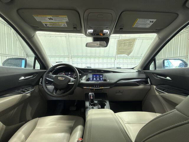 2022 Cadillac XT4 Luxury