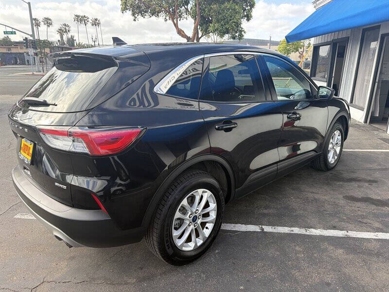 2022 Ford Escape SE