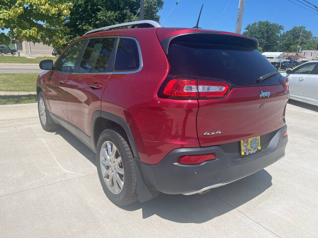 2017 Jeep Cherokee for sale at ORCHARD LAKE AUTO SALES INC in Farmington Hills, MI