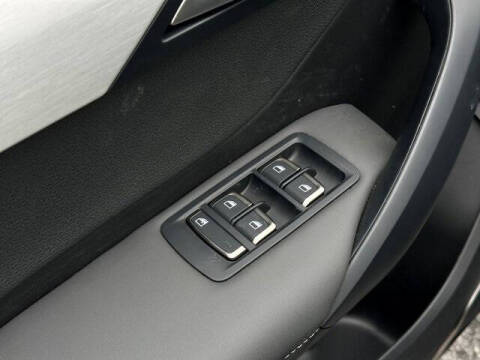 2025 VinFast VF8 Plus