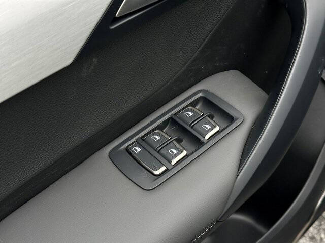 2025 VinFast VF8 Plus