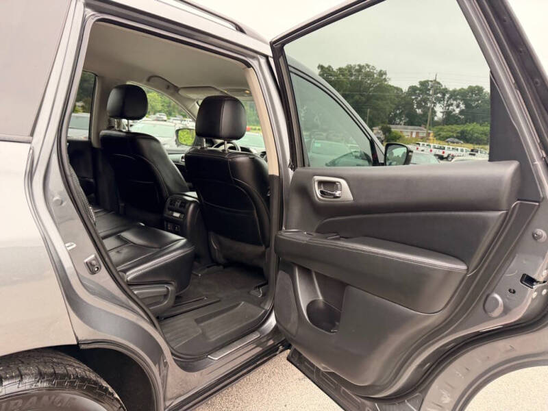 2018 Nissan Pathfinder SL