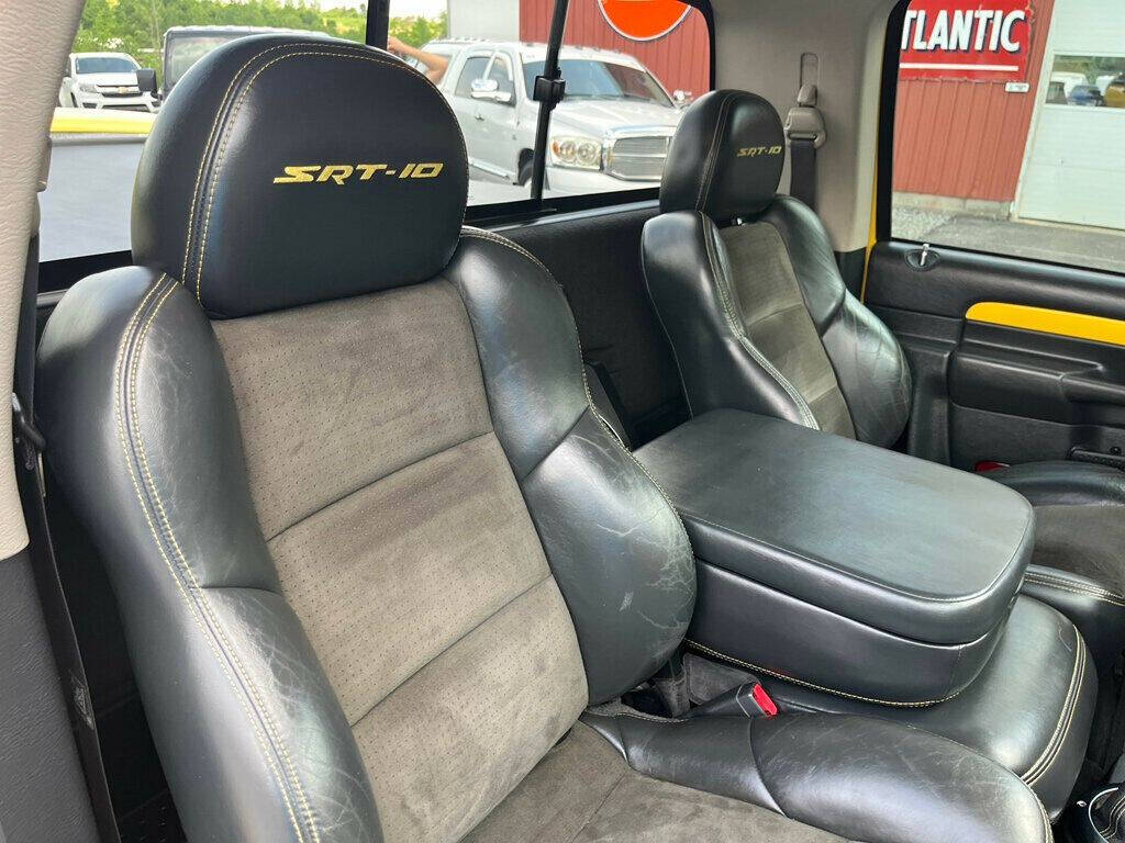2005 Dodge Ram 1500 SRT-10 65