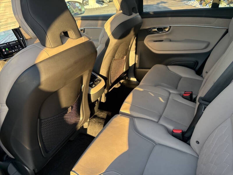 2025 Volvo XC90 B6 Plus Bright Theme 7P