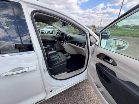 2017 Chrysler Pacifica Touring Plus